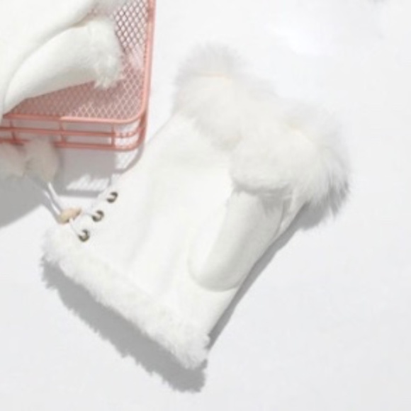 Fjallprodukter AB Fur /Faux Suede Fingerless Gloves - Picture 1 of 6